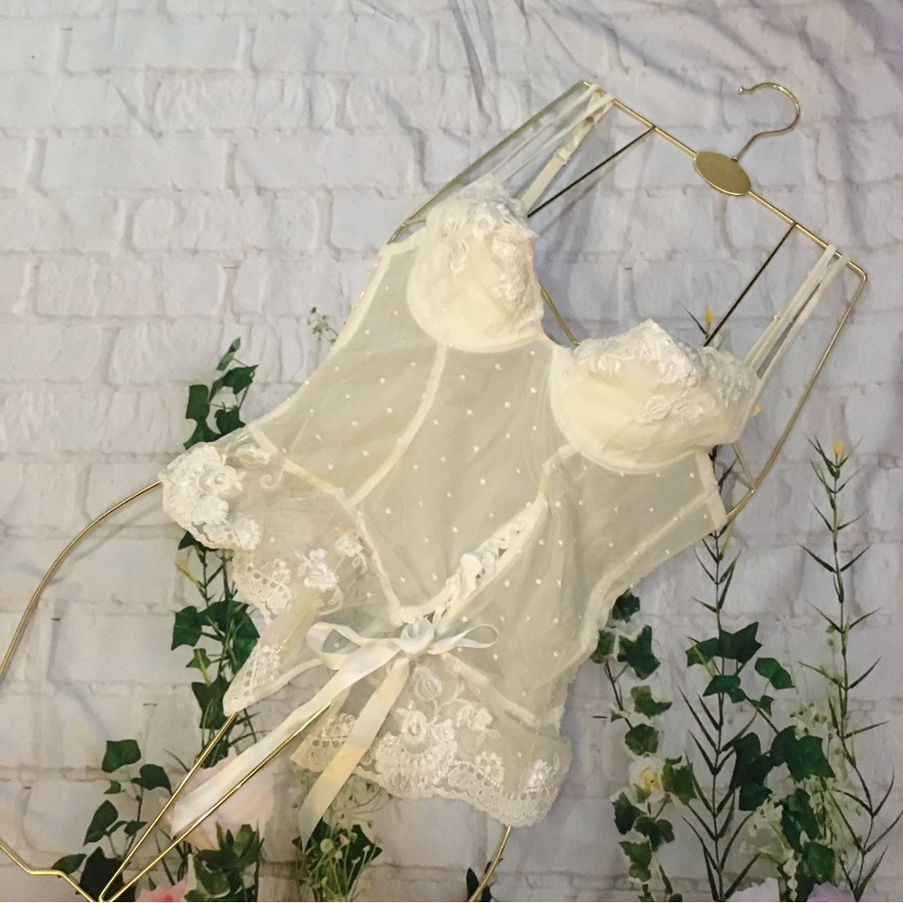 Argento Vivo Small Harrods Made in Italy white lace corset never worn with tags